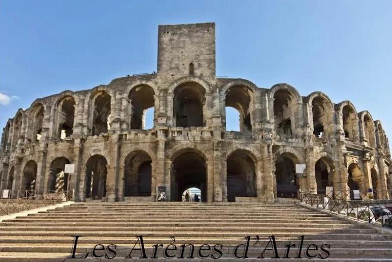 Nuit A La Roquette, Arles Daire Dış mekan fotoğraf